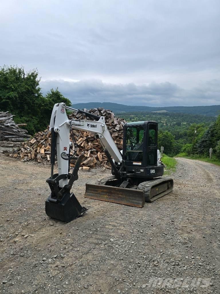 Bobcat E45 小型挖掘机
