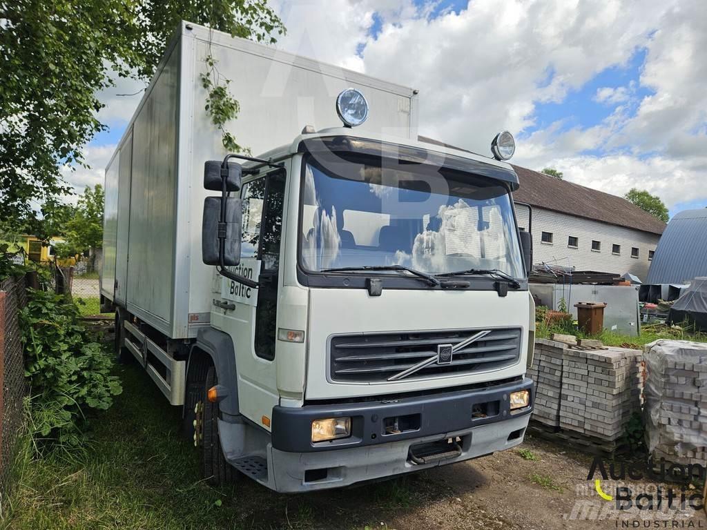 Volvo FL615 厢式货车