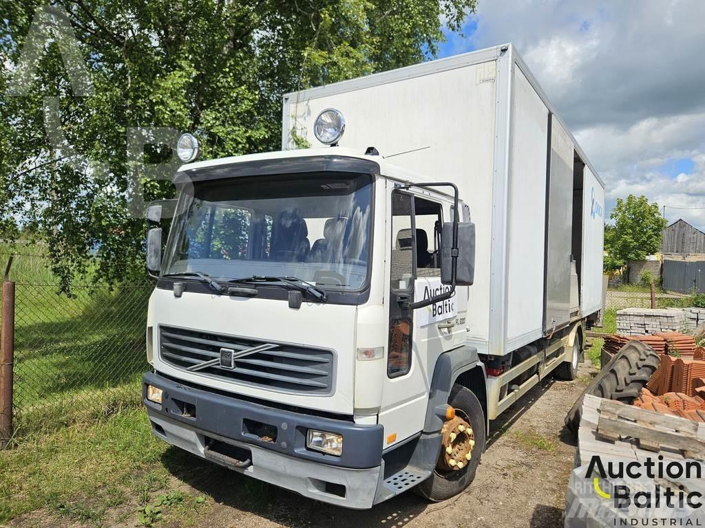 Volvo FL615 厢式货车