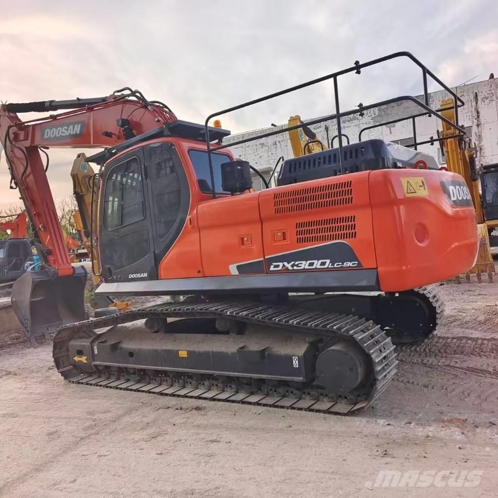 Doosan DX 300 LC 履带挖掘机