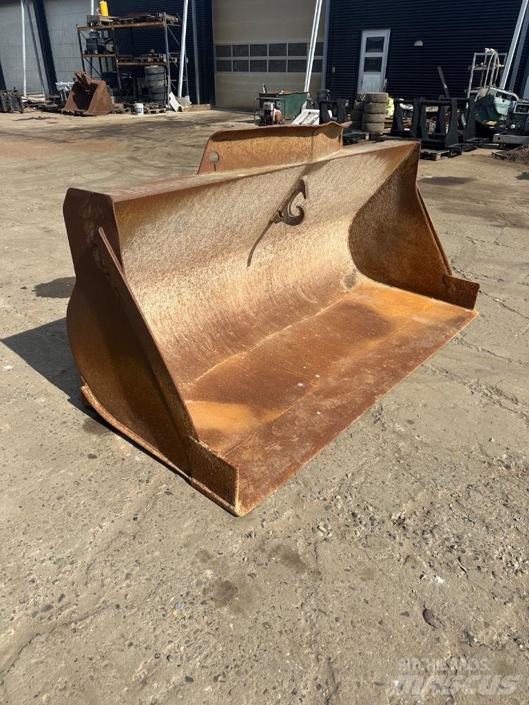 Volvo 2500mm 挖斗