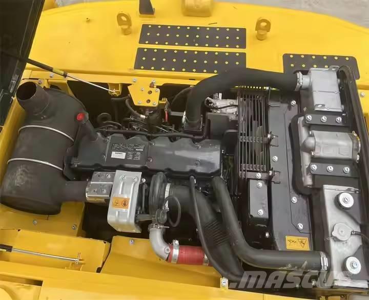 Komatsu PC220-8 履带挖掘机