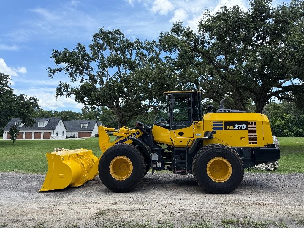 Komatsu WA 270-8 轮式装载机
