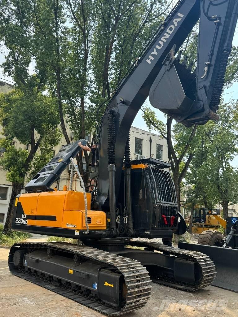 Hyundai HX220HD 履带挖掘机