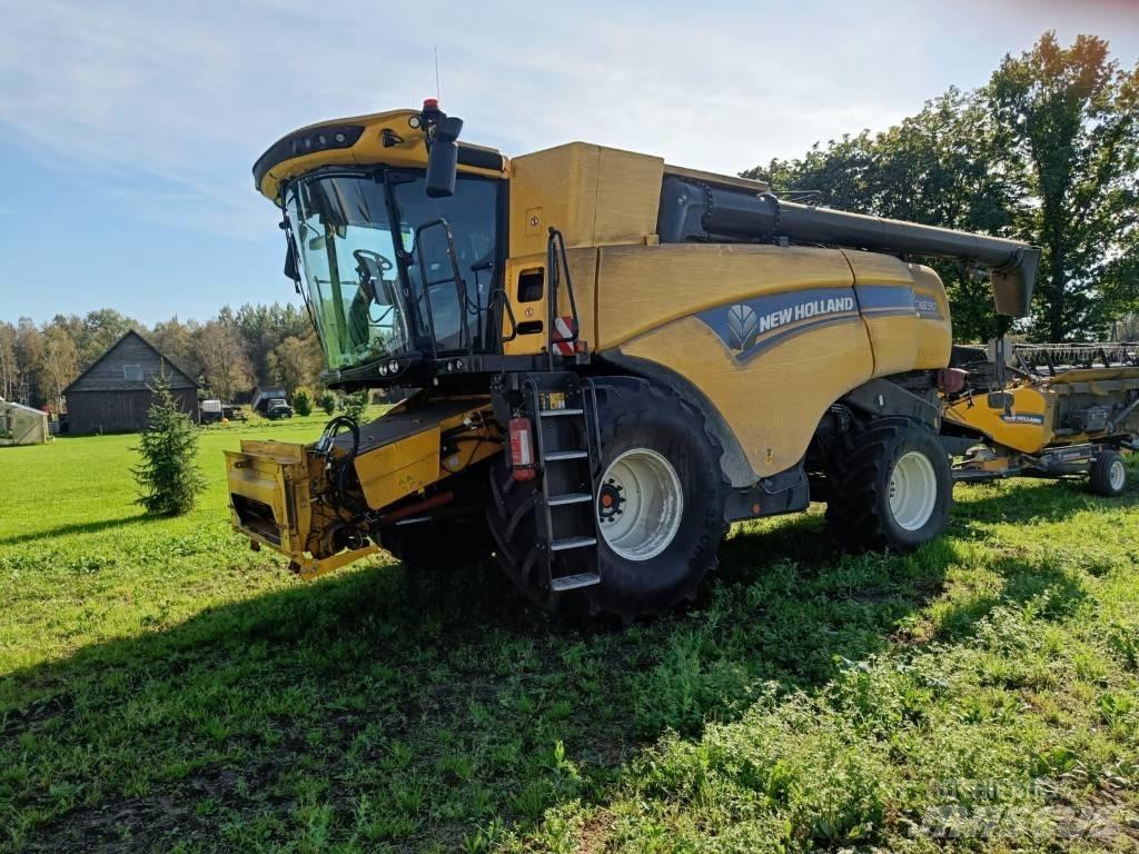 New Holland CX 8.90 联合收割机