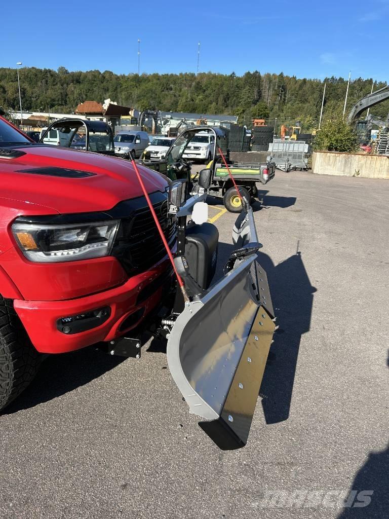 Hilltip Vikplog 推雪机