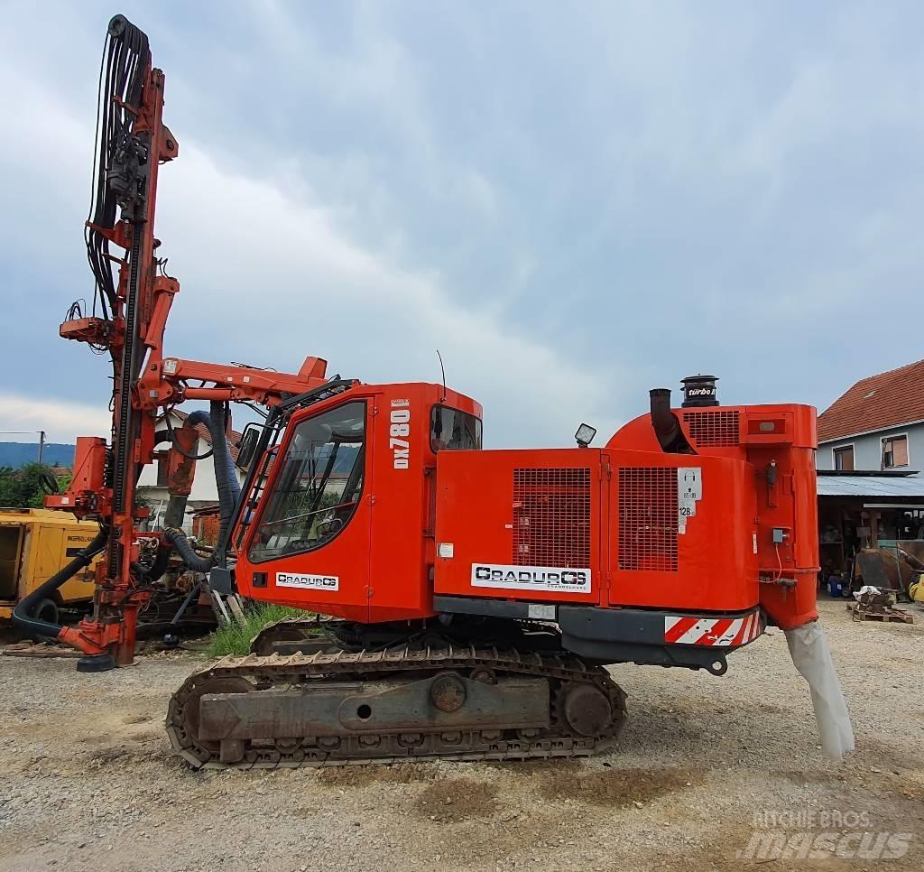 Sandvik DX 780 钻孔机
