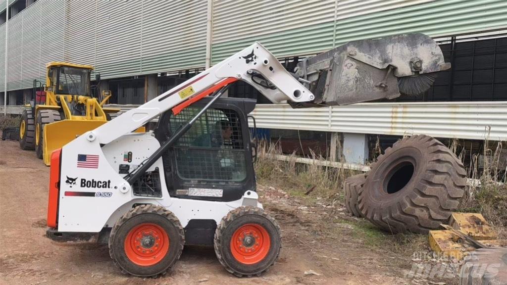 Bobcat S 550 滑移装载机