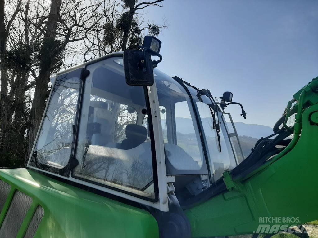Menzi Muck A91 4x4 特种挖掘机