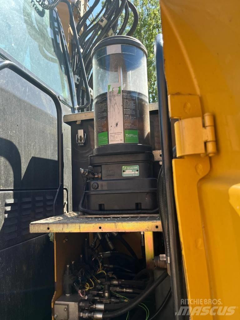 CAT M 313 D 轮式挖掘机