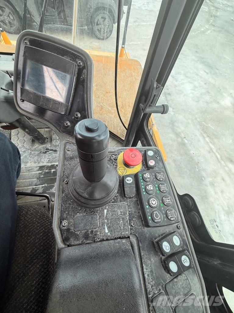 CAT CS 68 B 单轮压路机