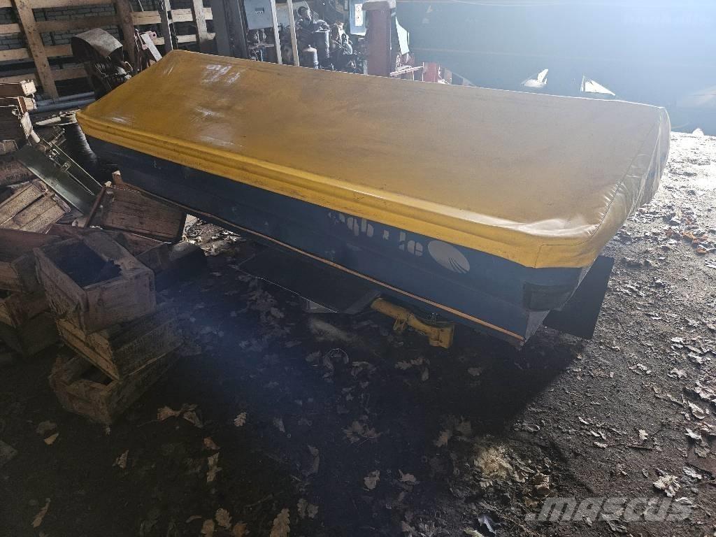 Bogballe M2 矿物肥料撒播机