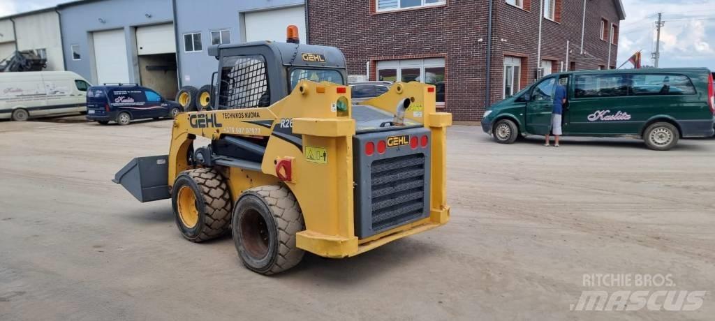 Gehl R 260 滑移装载机