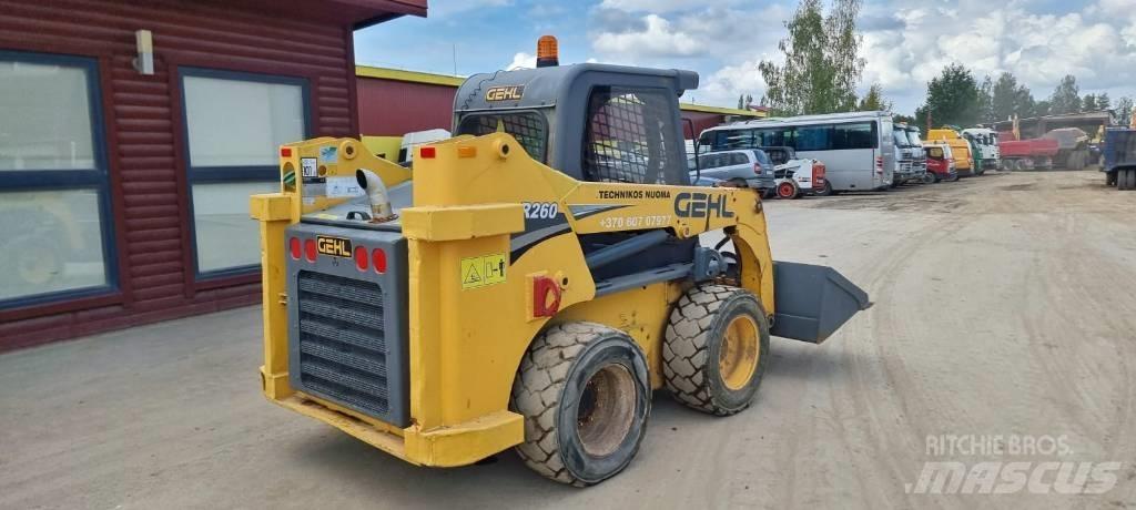Gehl R 260 滑移装载机