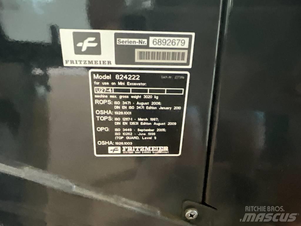 Kubota U 27-4 驾驶室与内部
