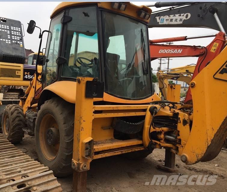 JCB 3CX 反铲装载机
