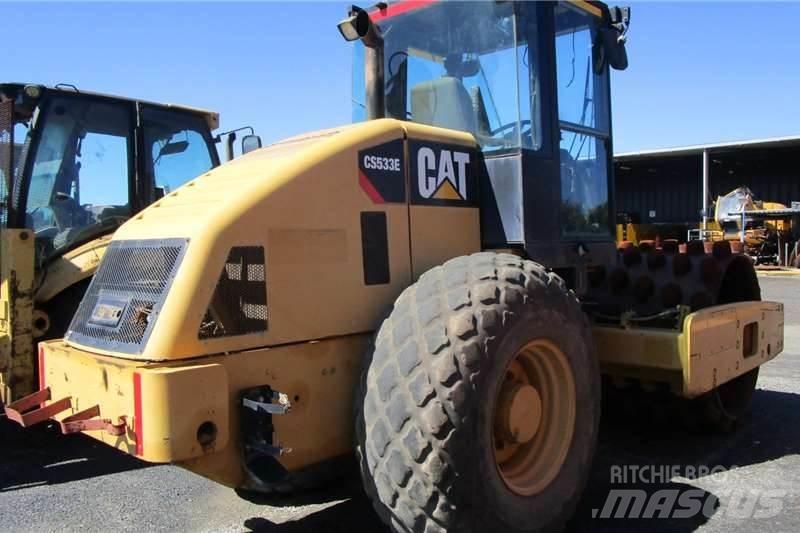 CAT CP533E 复合式压路机