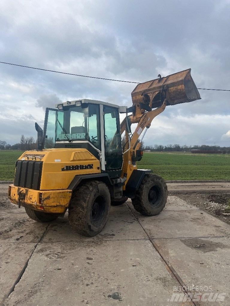 Liebherr 507 轮式装载机