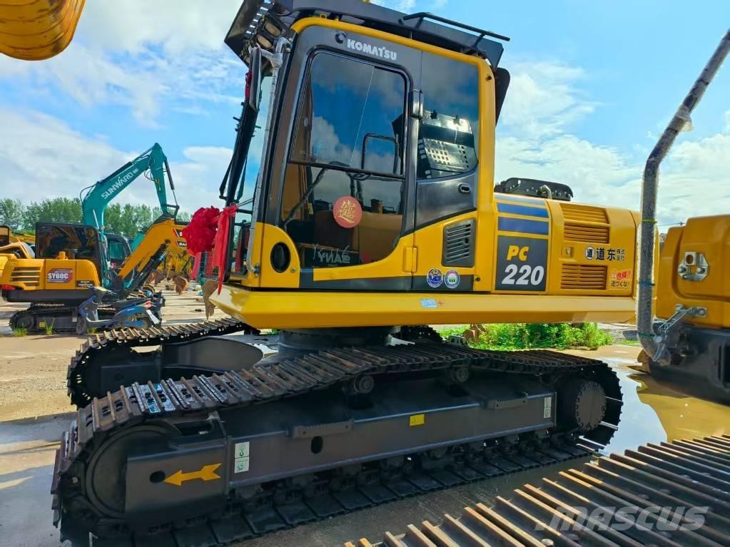Komatsu PC 220-8 履带挖掘机