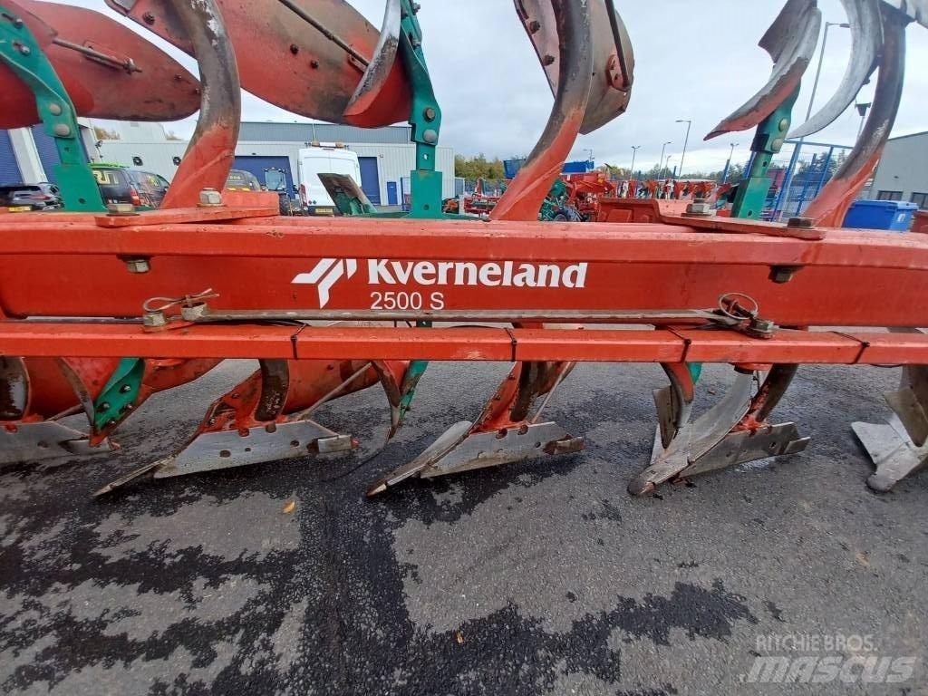 Kverneland 2500S 传统犁