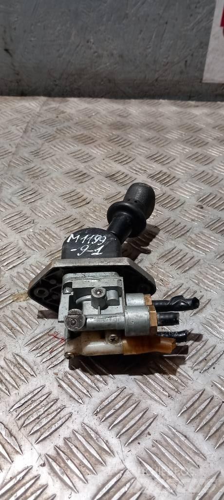 MAN TGM    81523156156 驾驶室与内部