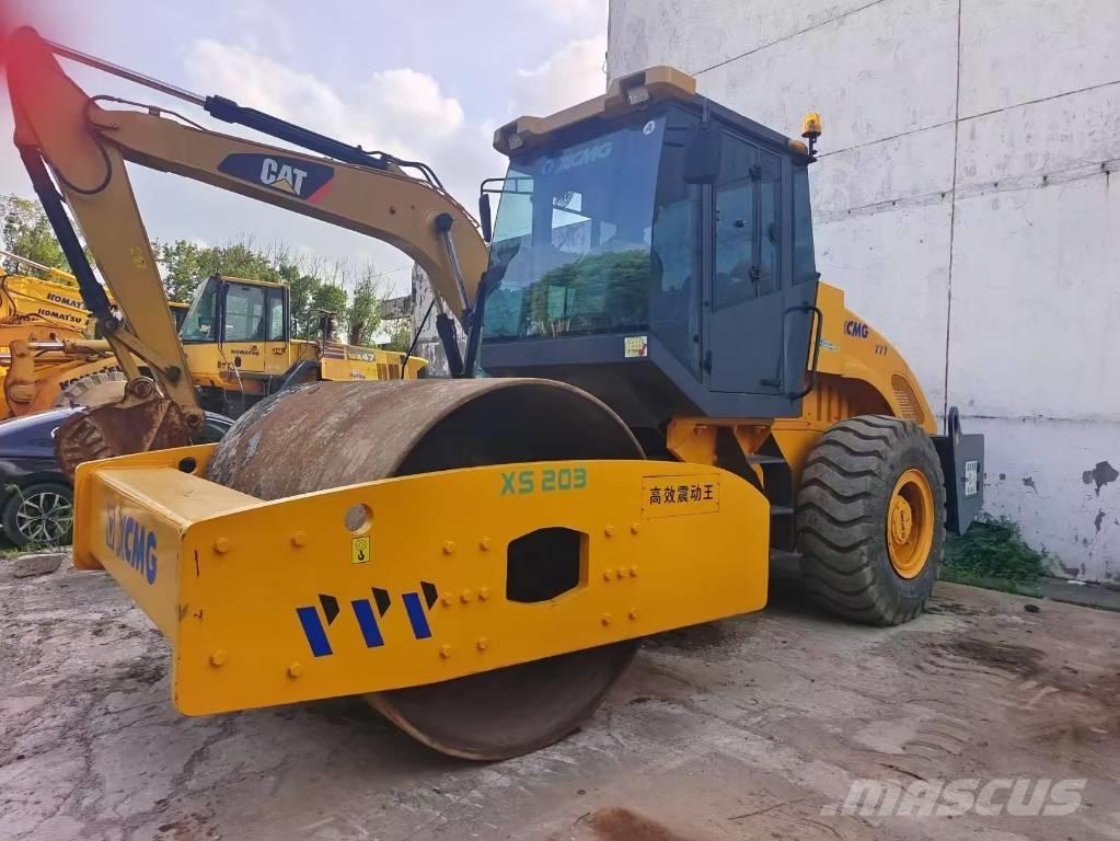XCMG XS 202 J 单轮压路机