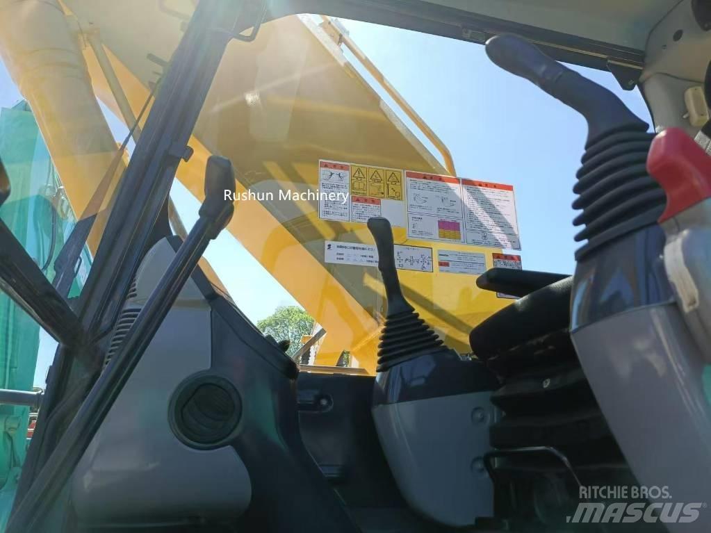Komatsu PC 220-8 履带挖掘机