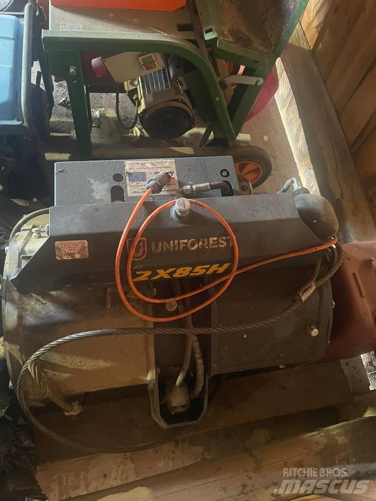 UNIFOREST 2x85 绞车