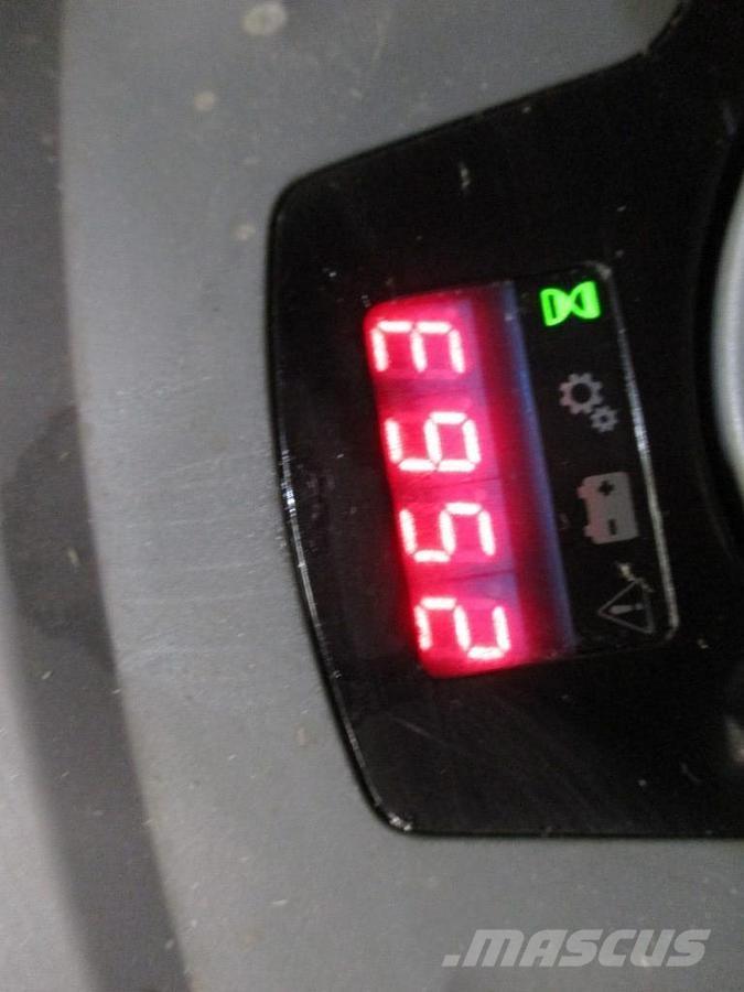 Toyota SPE120 电动搬运车