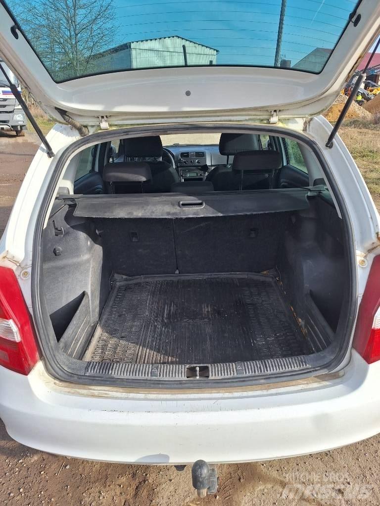 Skoda Fabia 汽车