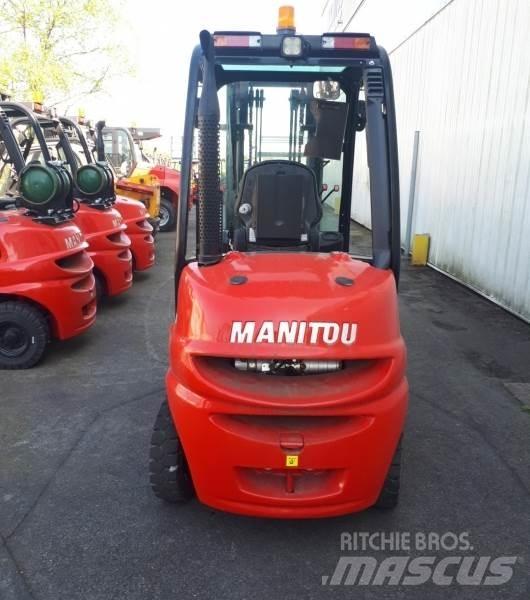 Manitou MI25D 越野叉车|叉装车