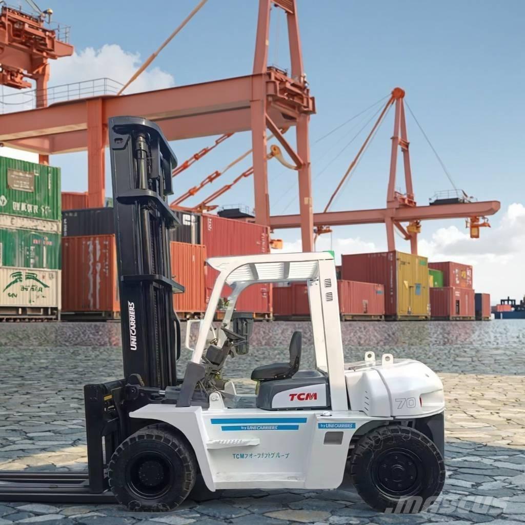 TCM FD 70 Z8 厢式货车