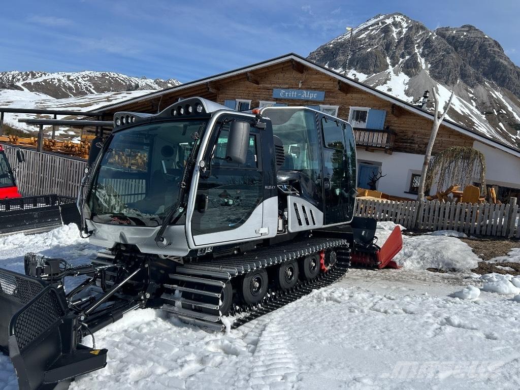 Prinoth Husky 铲雪车