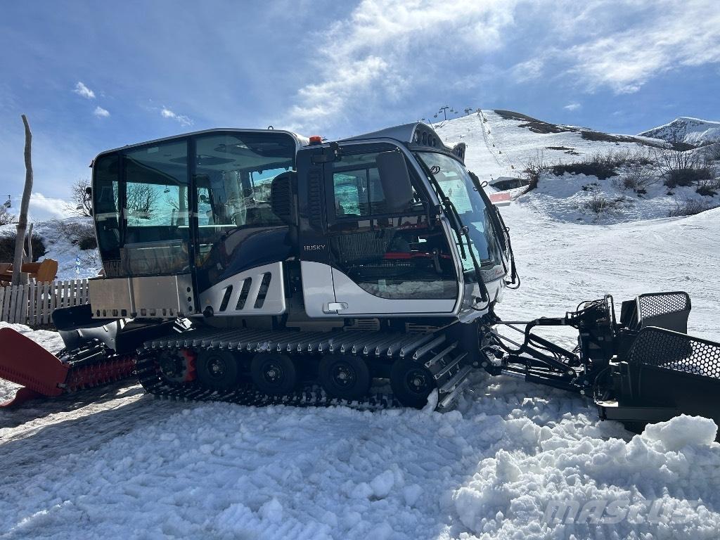 Prinoth Husky 铲雪车