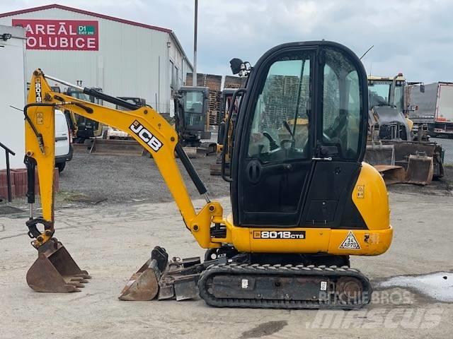 JCB 8018 CTS 小型挖掘机