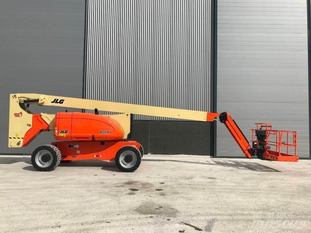 JLG 800 AJ 曲臂高空工作平台