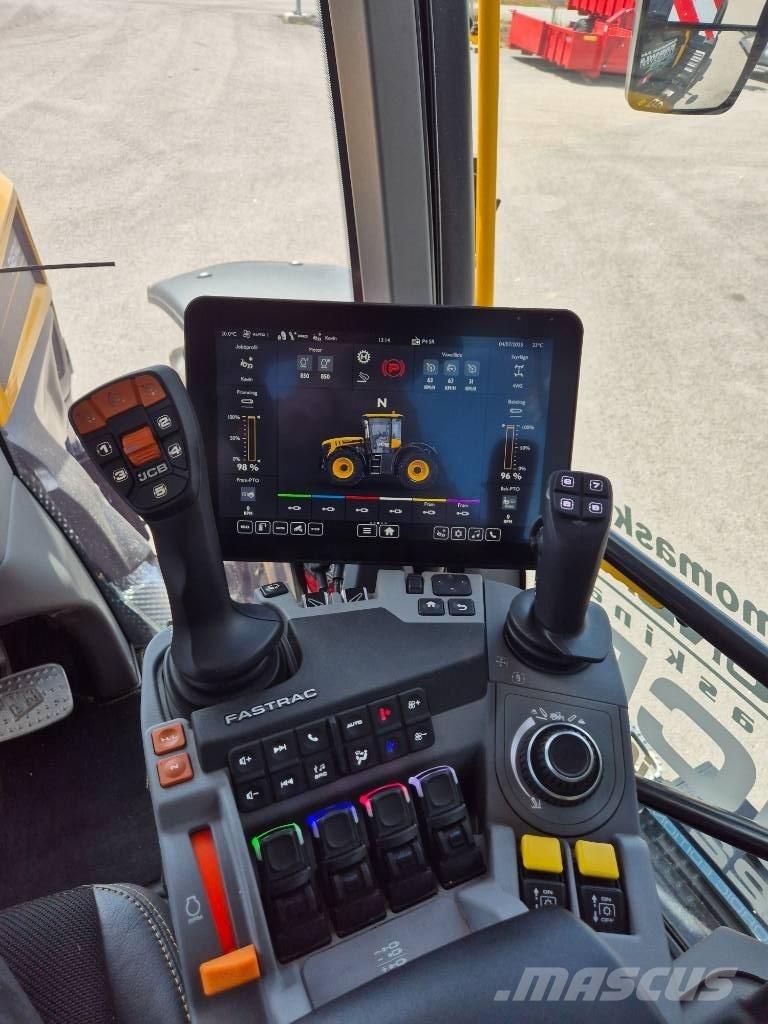 JCB Fastrac 4220 拖拉机/农用车