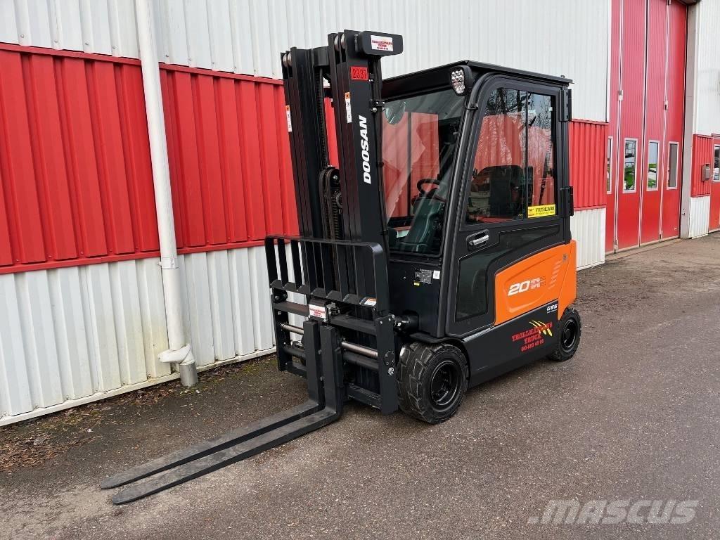 Doosan B 20 X-7 电动叉车