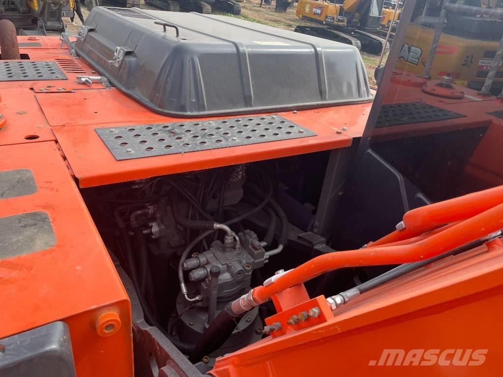 Hitachi ZX 240 履带挖掘机