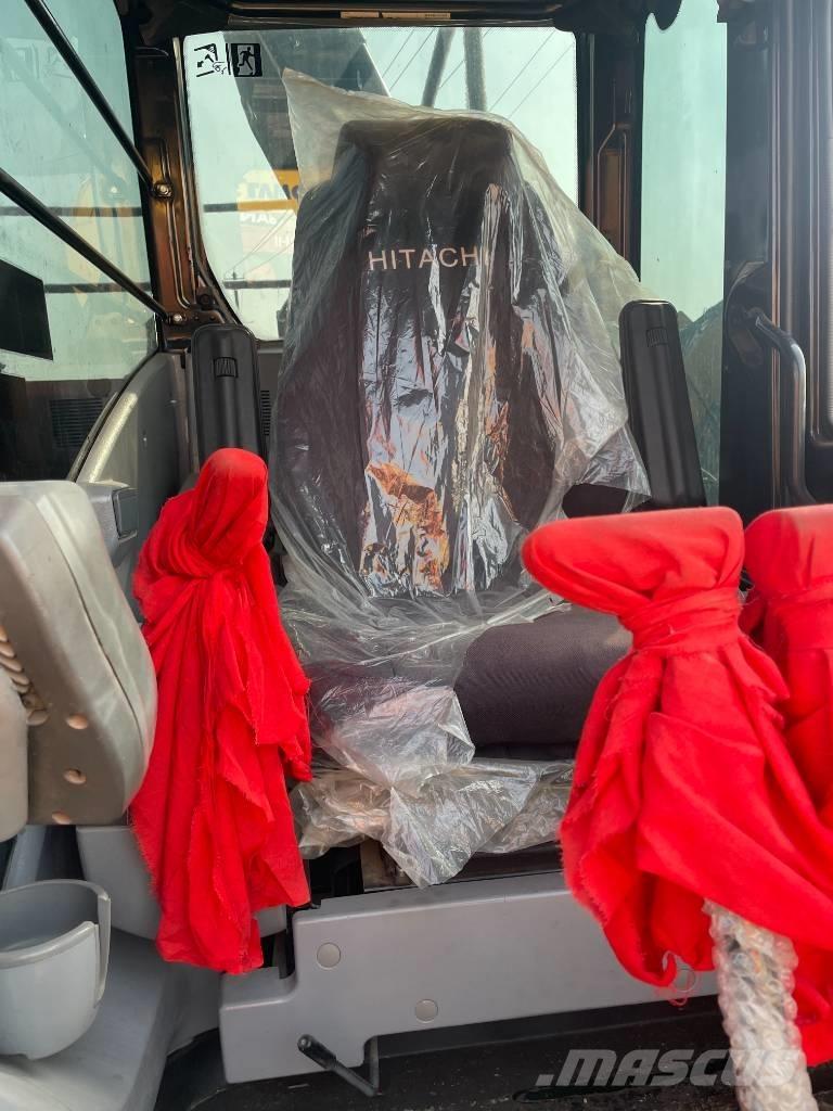 Hitachi ZX 240 履带挖掘机