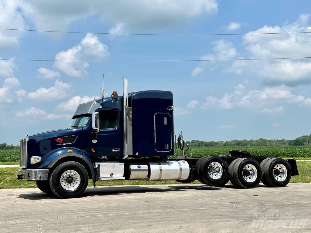 Peterbilt 567 牵引车