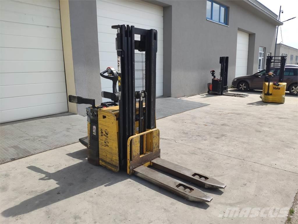 Yale MS15X IL 手推堆垛车