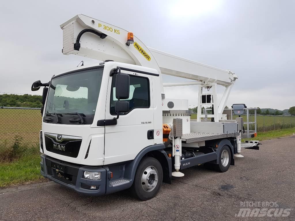 Palfinger P 300 KS 车载式高空作业车