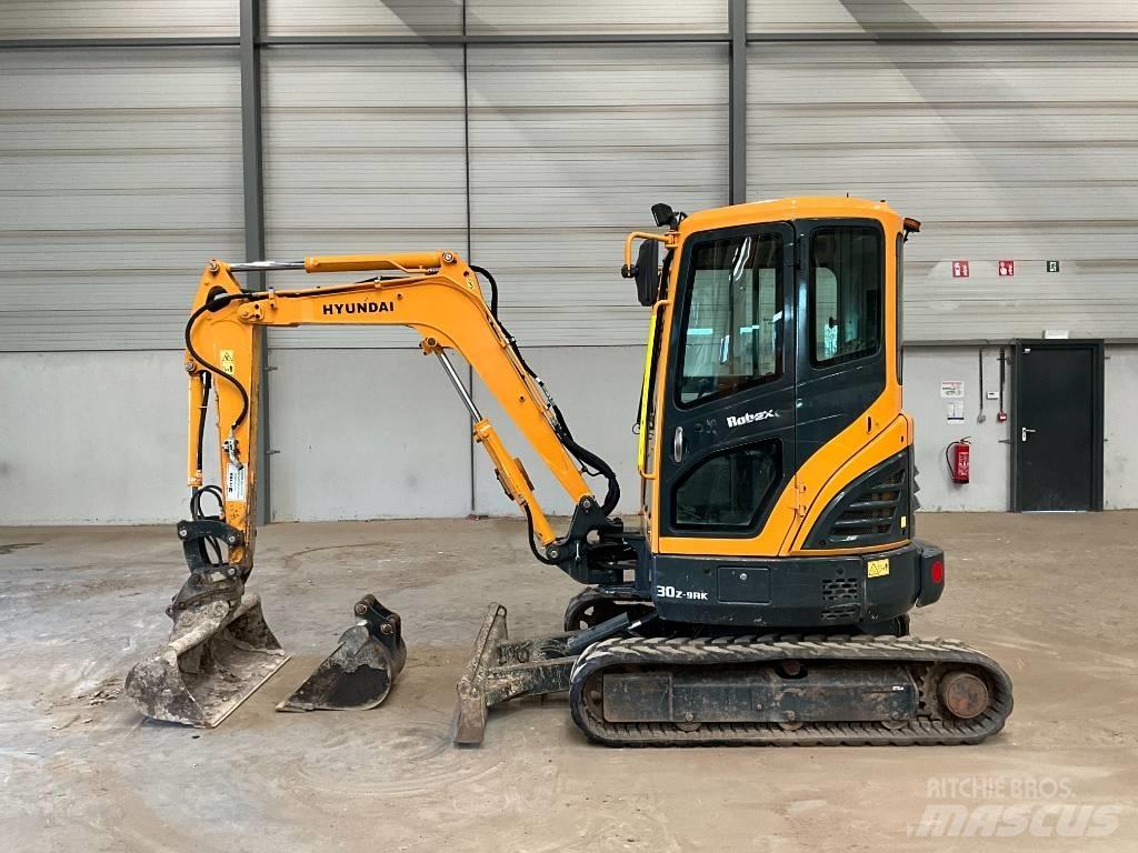 Hyundai R30 Z-9AK 小型挖掘机