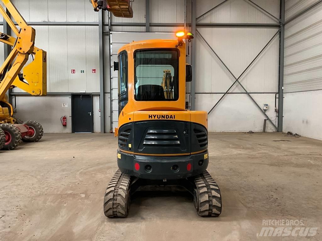 Hyundai R30 Z-9AK 小型挖掘机