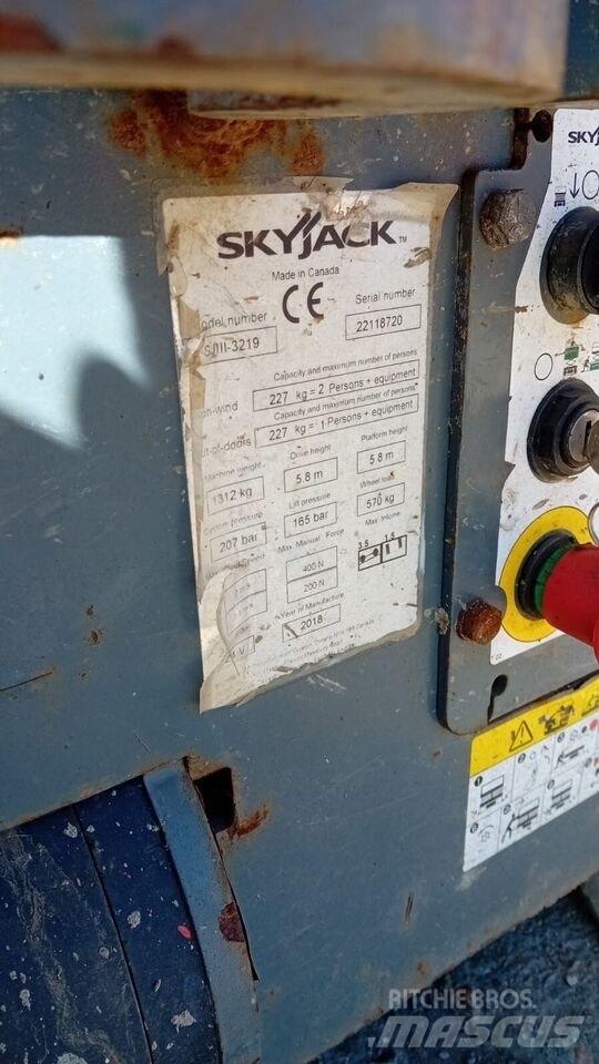 SkyJack SJ 3219 剪叉式升降机