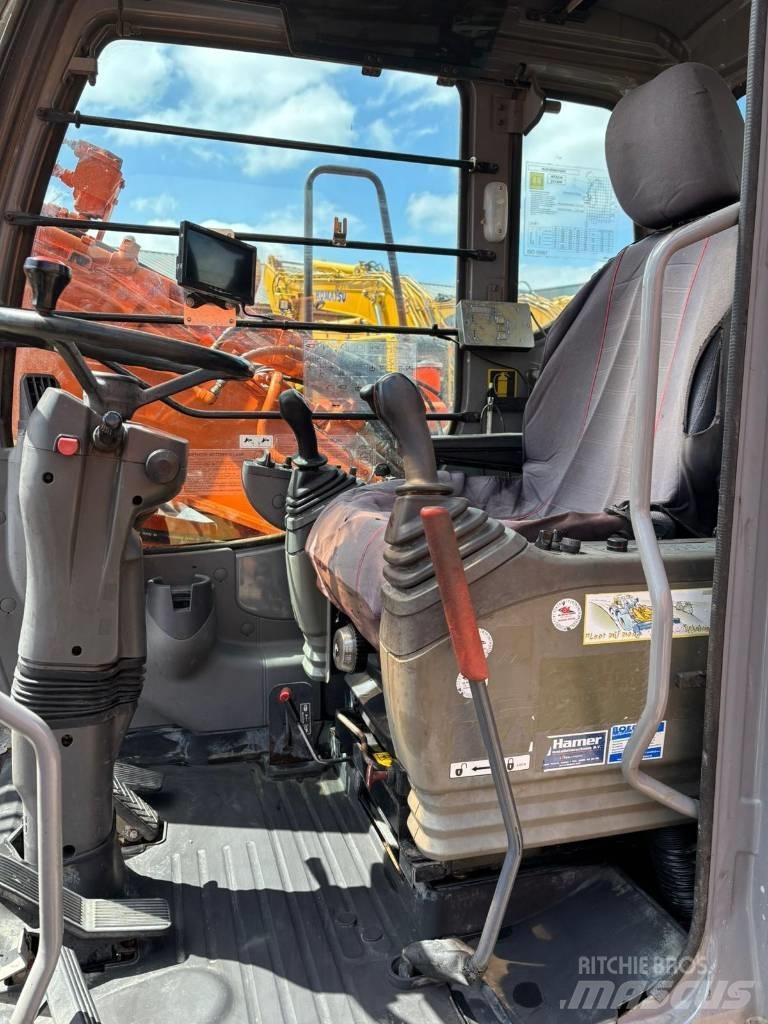 Hitachi ZX 130 W 轮式挖掘机