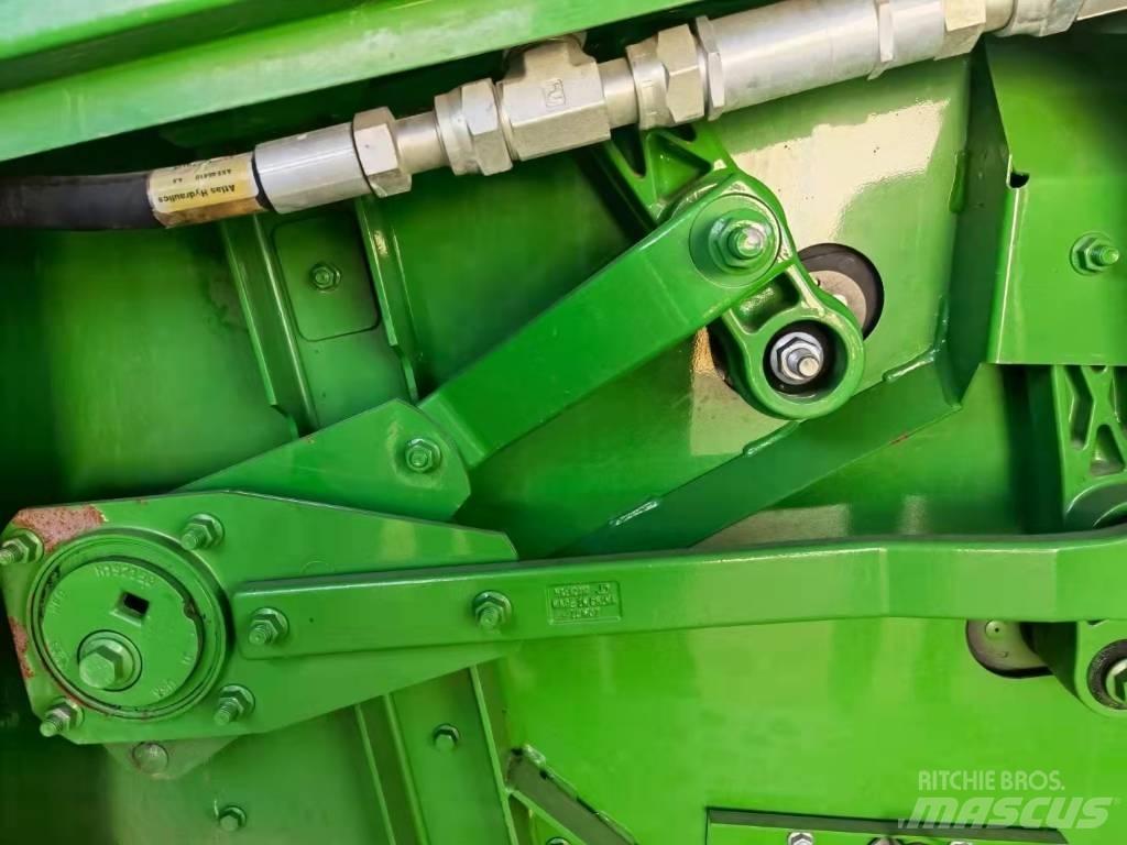 John Deere S670 联合收割机