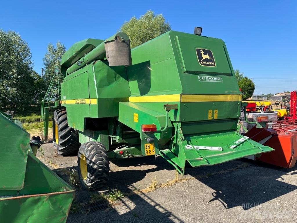 John Deere 2256 联合收割机