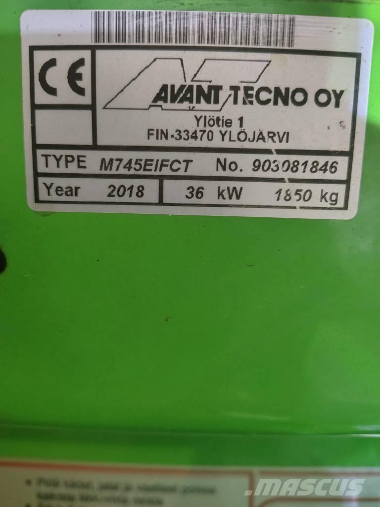 Avant 745 小型装载机